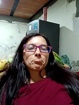Snapshot of Perladulce chatting on May 5, 2026, 4:37 pm Perladulce online show from May 5, 2026, 4:37 pm