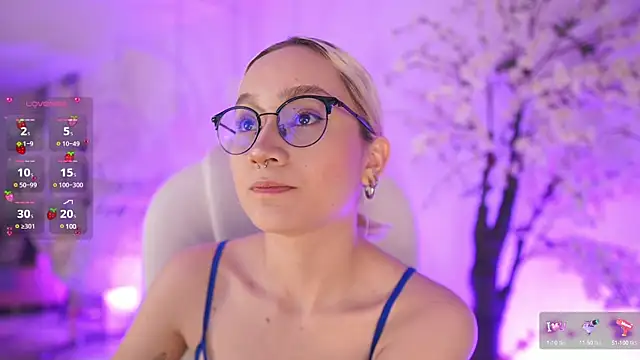 Snapshot of DalahiaRush chatting on February 13, 2025, 11:50 am DalahiaRush online show from February 13, 2025, 11:50 am