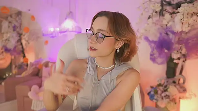 Snapshot of DalahiaRush chatting on October 24, 2025, 6:59 pm DalahiaRush online show from October 24, 2025, 6:59 pm