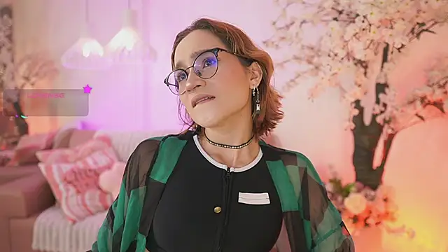 Snapshot of DalahiaRush chatting on November 7, 2025, 7:03 pm DalahiaRush online show from November 7, 2025, 7:03 pm