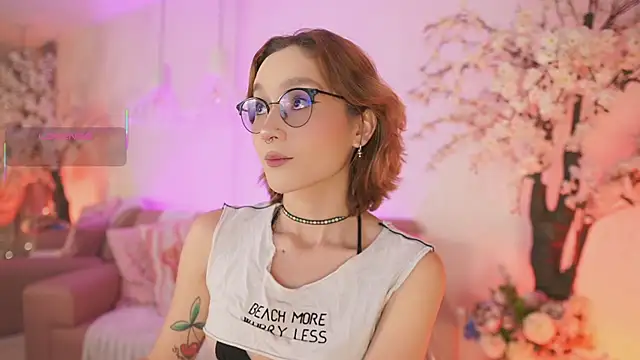 Snapshot of DalahiaRush chatting on November 12, 2025, 6:52 pm DalahiaRush online show from November 12, 2025, 6:52 pm