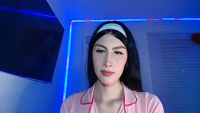 valeria gonzales  online show from November 14, 2025, 10:40 pm