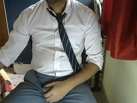 Snapshot of aloneboy1996 chatting on October 11, 2025, 7:40 am aloneboy1996 online show from October 11, 2025, 7:40 am