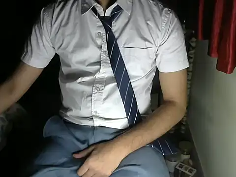 Snapshot of aloneboy1996 chatting on October 18, 2025, 7:03 pm aloneboy1996 online show from October 18, 2025, 7:03 pm