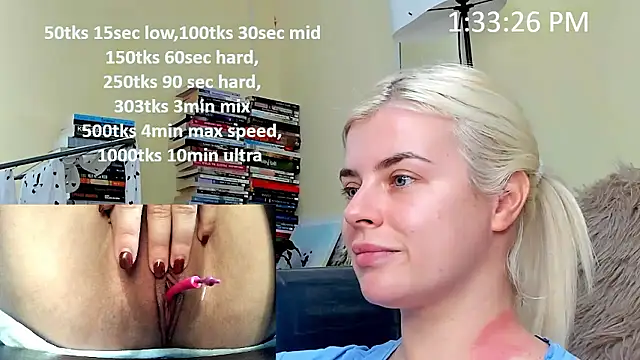 Snapshot of queenofthenighttt chatting on January 13, 2026, 12:32 pm queenofthenighttt online show from January 13, 2026, 12:32 pm