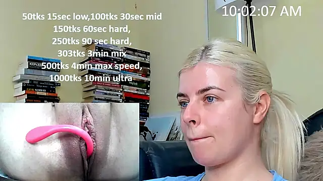 Snapshot of queenofthenighttt chatting on January 16, 2026, 9:02 am queenofthenighttt online show from January 16, 2026, 9:02 am