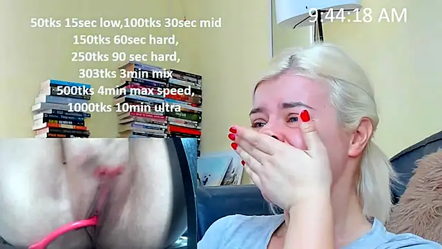 Snapshot of queenofthenighttt chatting on February 14, 2026, 8:44 am queenofthenighttt online show from February 14, 2026, 8:44 am