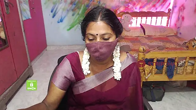 Snapshot of Novapol chatting on October 5, 2025, 5:33 pm Novapol online show from October 5, 2025, 5:33 pm