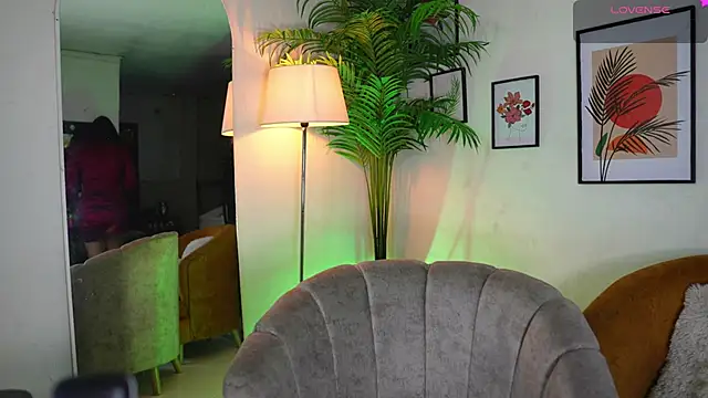 artechloe online show from February 27, 2025, 5:47 pm