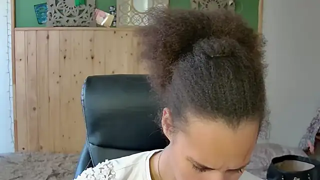 AaliyahHarris online show from May 25, 2026, 1:39 pm