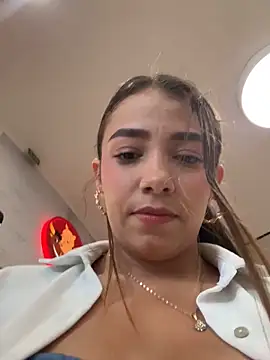 Snapshot of Hall_16 chatting on September 17, 2025, 8:54 pm Hall 16 online show from September 17, 2025, 8:54 pm