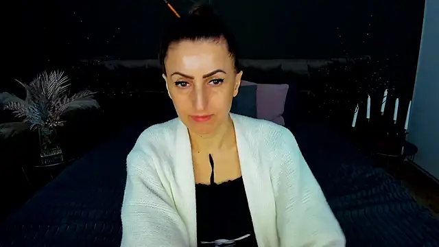 Snapshot of Rebecca_Diamond chatting on February 10, 2026, 6:50 am Rebecca Diamond online show from February 10, 2026, 6:50 am