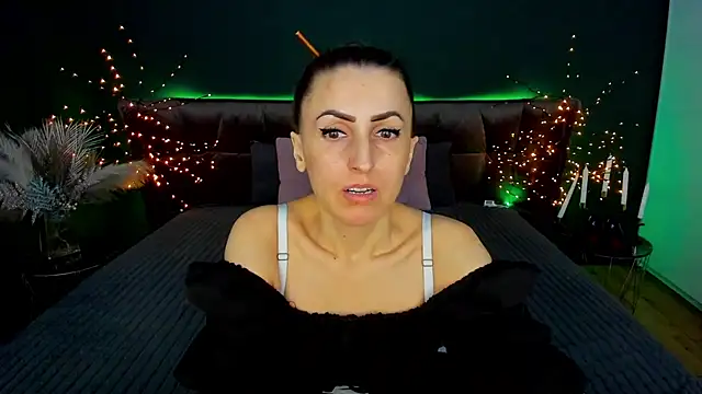 Snapshot of Rebecca_Diamond chatting on March 4, 2026, 7:03 am Rebecca Diamond online show from March 4, 2026, 7:03 am