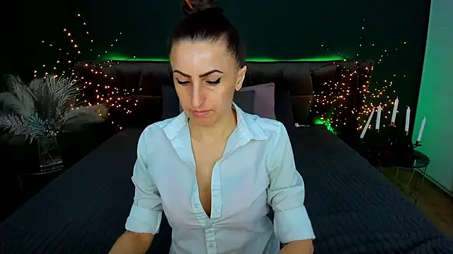 Snapshot of Rebecca_Diamond chatting on March 5, 2026, 6:53 am Rebecca Diamond online show from March 5, 2026, 6:53 am
