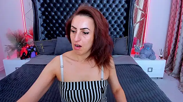 Snapshot of Rebecca_Diamond chatting on April 21, 2026, 5:36 am Rebecca Diamond online show from April 21, 2026, 5:36 am