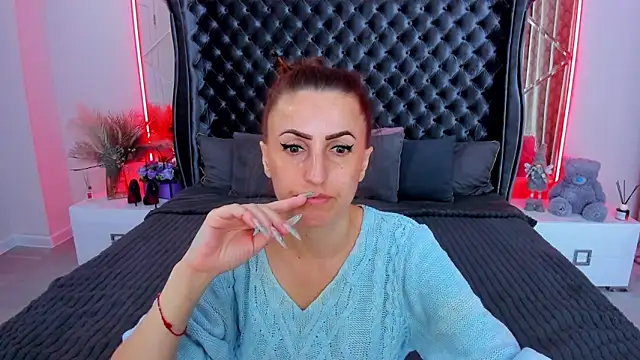 Snapshot of Rebecca_Diamond chatting on May 10, 2026, 5:12 am Rebecca Diamond online show from May 10, 2026, 5:12 am