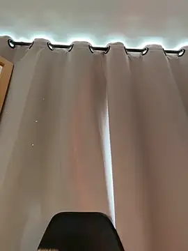 Snapshot of curchez_ chatting on November 21, 2025, 5:11 pm curchez online show from November 21, 2025, 5:11 pm