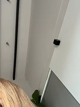 curchez  online show from February 18, 2026, 8:16 pm