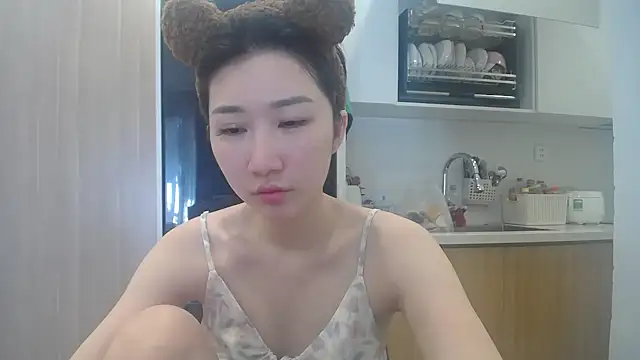 Asiagirll online show from May 25, 2026, 1:55 am