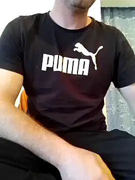 Snapshot of Rolandxxxr chatting on March 11, 2025, 7:04 am Rolandxxxr online show from March 11, 2025, 7:04 am