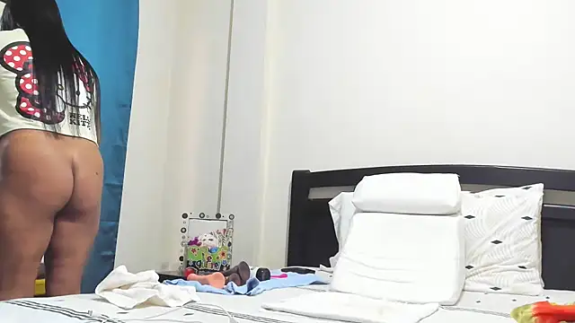 mara2020 69 online show from December 18, 2025, 12:44 pm