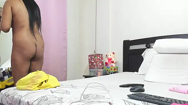 Snapshot of mara2020_69 chatting on March 31, 2026, 11:43 am mara2020 69 online show from March 31, 2026, 11:43 am