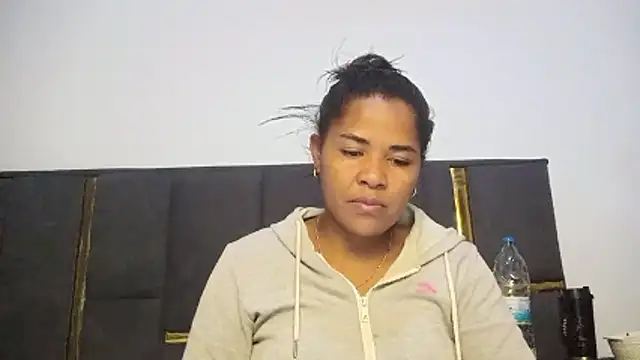 Snapshot of aleixane chatting on June 18, 2026, 2:32 pm aleixane online show from June 18, 2026, 2:32 pm