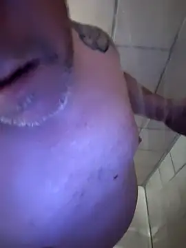 Snapshot of Billywax chatting on April 22, 2026, 8:21 pm Billywax online show from April 22, 2026, 8:21 pm