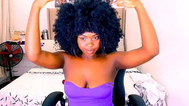 mabelhotfu1 online show from December 9, 2024, 4:01 am