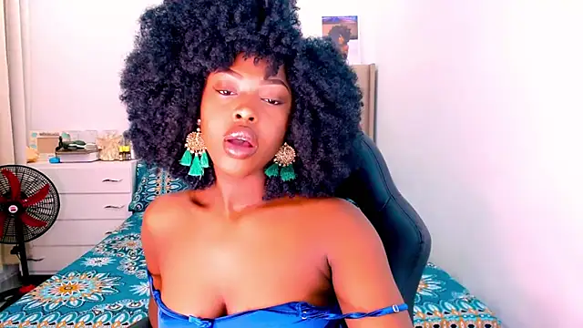 mabelhotfu1 online show from January 14, 2025, 3:43 am