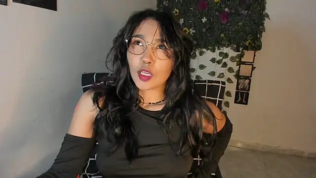 Snapshot of Mary_Rosse1 chatting on October 20, 2025, 6:52 pm Mary Rosse1 online show from October 20, 2025, 6:52 pm