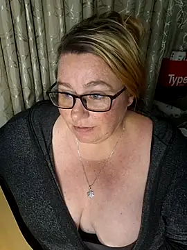 Iceprincess2bad4u online show from October 18, 2025, 5:25 pm