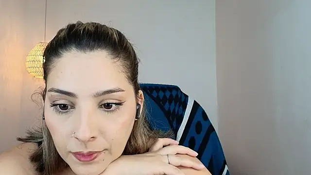Snapshot of YummyAnna_ chatting on July 1, 2026, 8:08 pm YummyAnna online show from July 1, 2026, 8:08 pm
