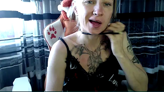 Snapshot of cold_lollipop chatting on May 6, 2026, 6:08 am cold lollipop online show from May 6, 2026, 6:08 am