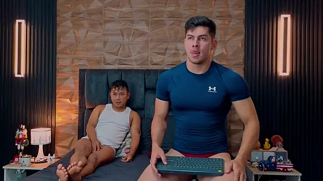 FelipeAndMarcello3 online show from November 17, 2025, 2:45 pm