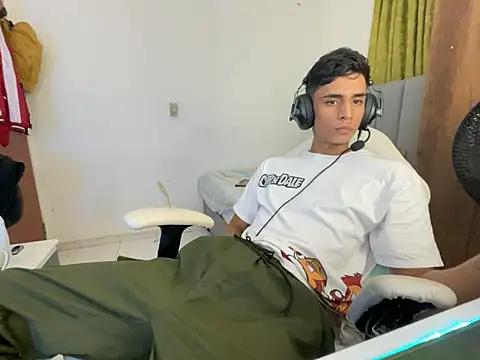 Max TheHorseDick online show from December 30, 2024, 2:09 am