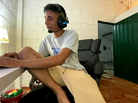 Max TheHorseDick online show from September 25, 2025, 2:48 am