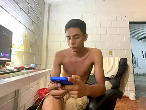 Max TheHorseDick online show from October 26, 2025, 2:50 am