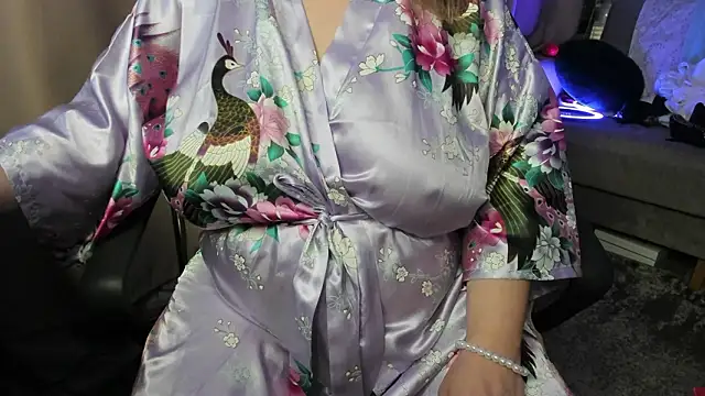Snapshot of Anita-boobs chatting on March 15, 2026, 9:10 pm Anita-boobs online show from March 15, 2026, 9:10 pm