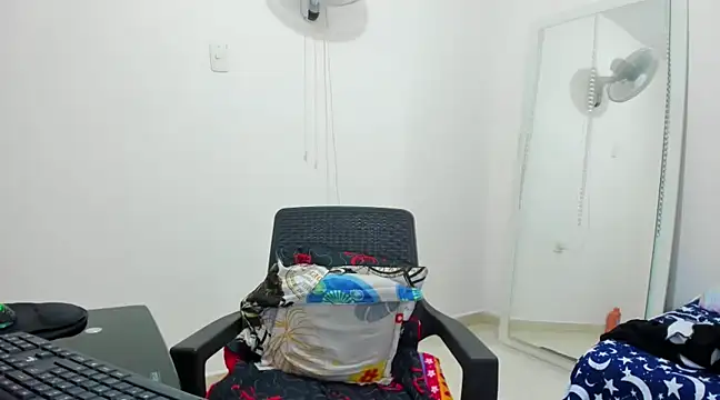 Snapshot of HUGEBOOBS_MILF chatting on December 28, 2024, 5:02 am HUGEBOOBS MILF online show from December 28, 2024, 5:02 am