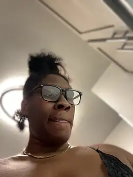 Foreignthababyy online show from April 22, 2026, 3:13 pm