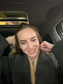 Snapshot of -AngelAri- chatting on May 2, 2026, 9:09 pm -AngelAri- online show from May 2, 2026, 9:09 pm