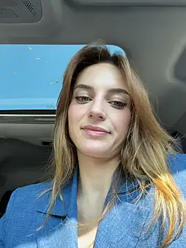 Snapshot of -AngelAri- chatting on May 17, 2026, 9:17 am -AngelAri- online show from May 17, 2026, 9:17 am