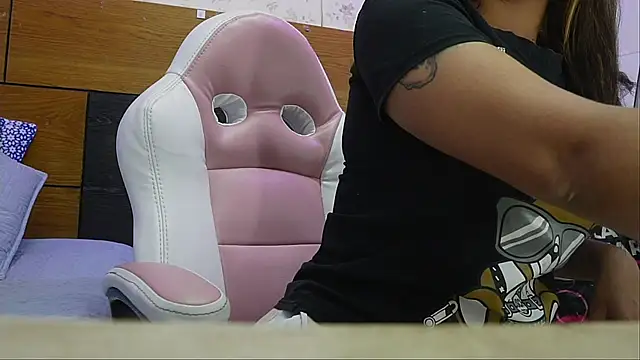 mssburbuja online show from March 22, 2025, 3:09 am