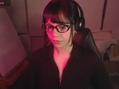 Snapshot of alien__show chatting on March 20, 2026, 3:44 am alien show online show from March 20, 2026, 3:44 am