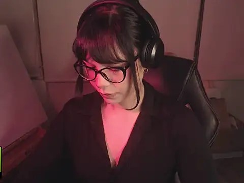 Snapshot of alien__show chatting on March 23, 2026, 1:31 am alien show online show from March 23, 2026, 1:31 am