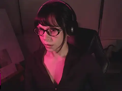 Snapshot of alien__show chatting on March 30, 2026, 6:03 am alien show online show from March 30, 2026, 6:03 am