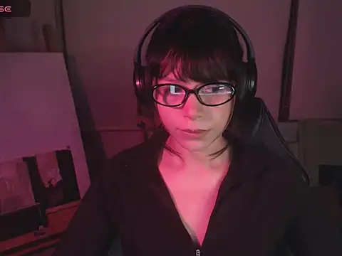 Snapshot of alien__show chatting on April 21, 2026, 4:30 am alien show online show from April 21, 2026, 4:30 am