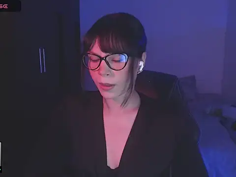 Snapshot of alien__show chatting on May 8, 2026, 2:17 am alien show online show from May 8, 2026, 2:17 am