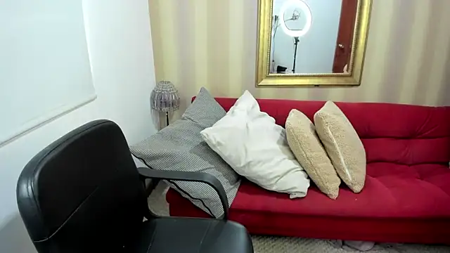 NicolettColin online show from November 23, 2025, 5:13 pm